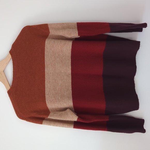 FINAL SALE 🌿COLOR BLOCK SWEATER🌿 - Picture 4 of 6